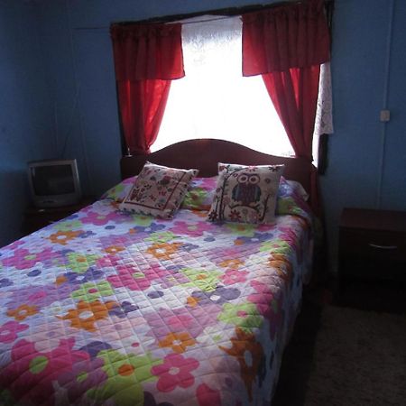 Hostal Y Cabanas Peumayen Пуерто Гуадал Екстериор снимка