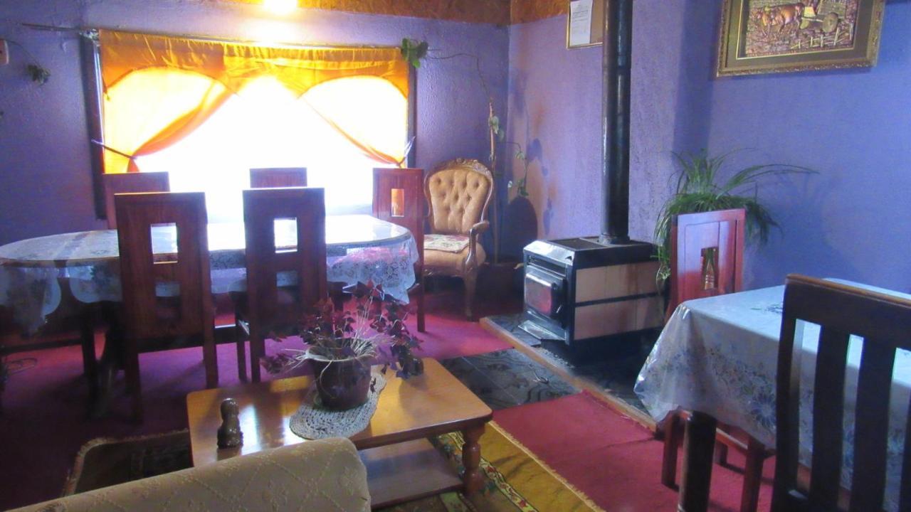 Hostal Y Cabanas Peumayen Пуерто Гуадал Екстериор снимка