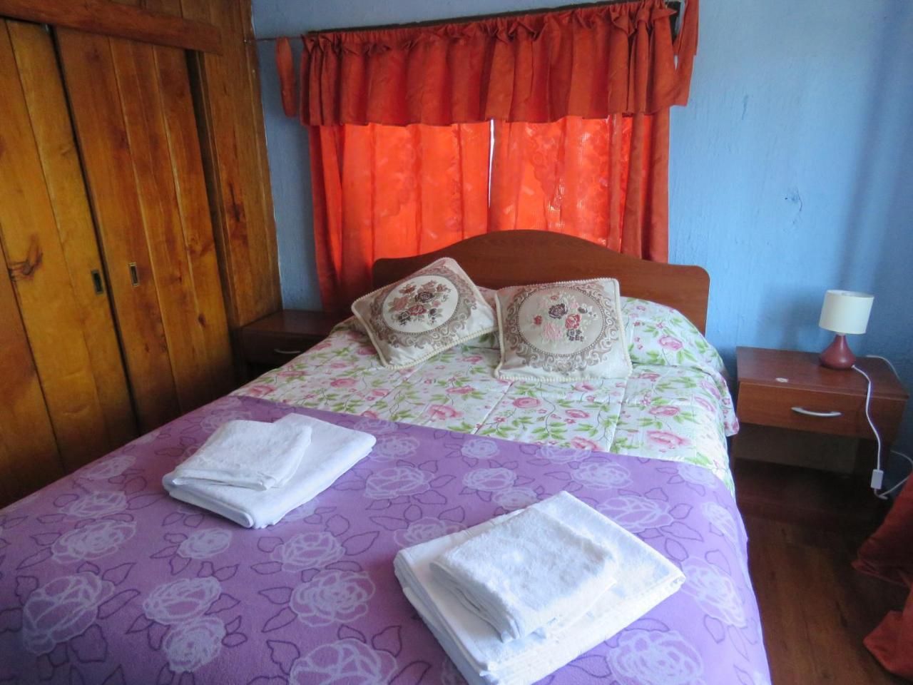 Hostal Y Cabanas Peumayen Пуерто Гуадал Екстериор снимка